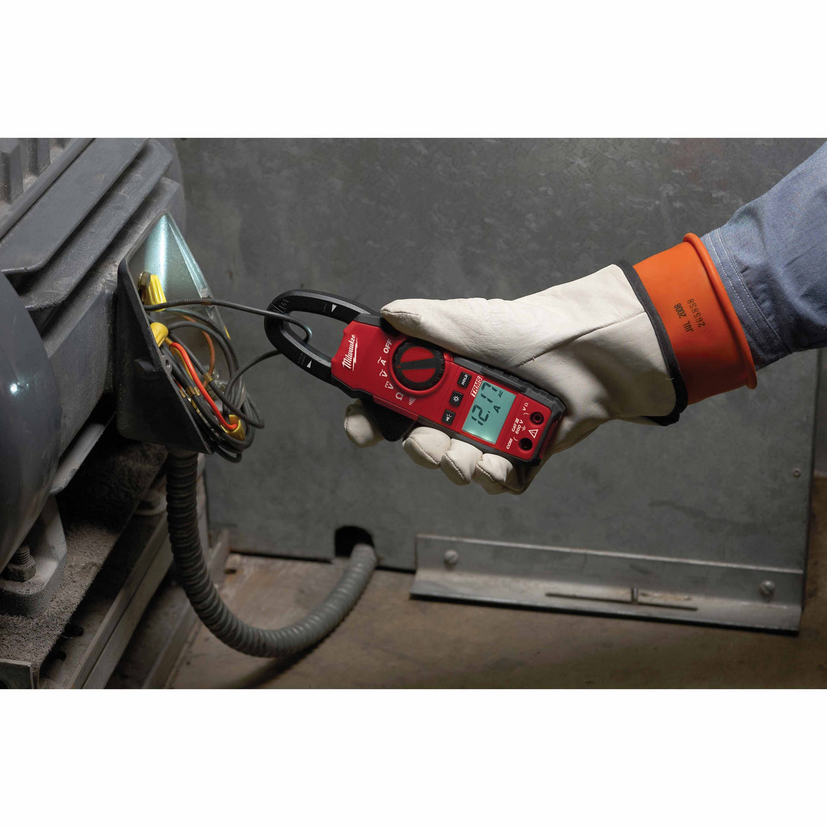 Milwaukee 2235-20 400 Amp Clamp Meter