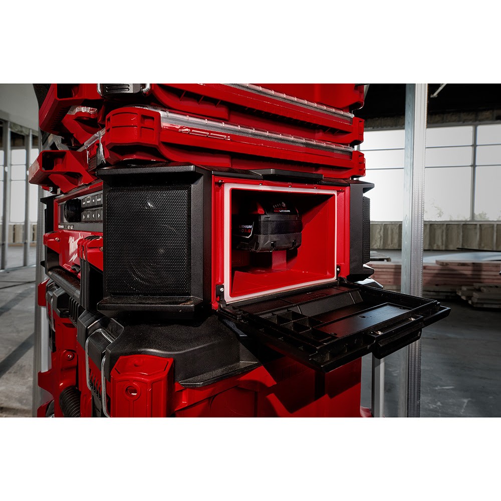 Milwaukee 2950-20 M18™ PACKOUT™ Radio + Charger