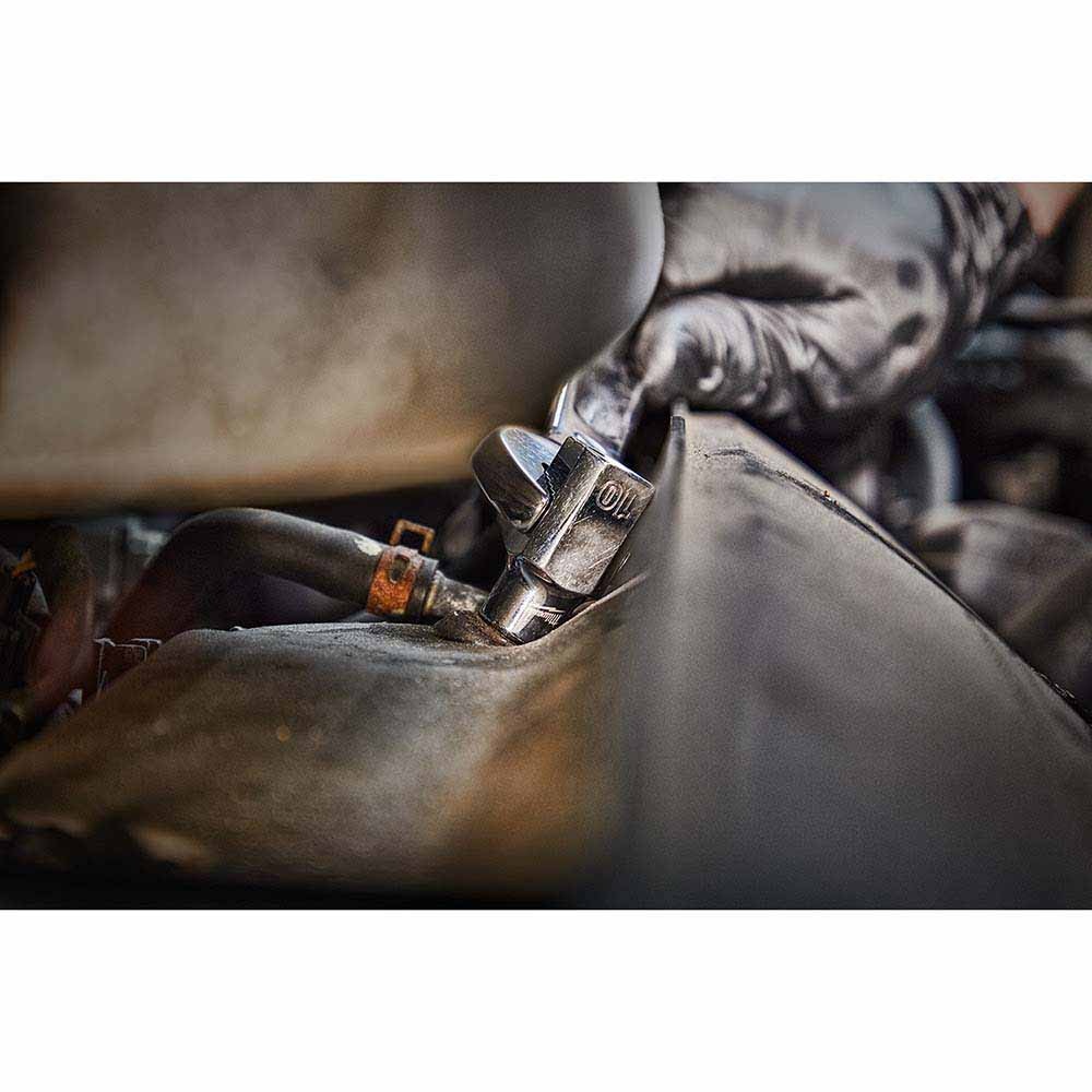 Milwaukee 48-22-9044 25pc 1/4" Drive Metric & SAE Ratchet and Socket Set with FOUR FLAT SIDES
