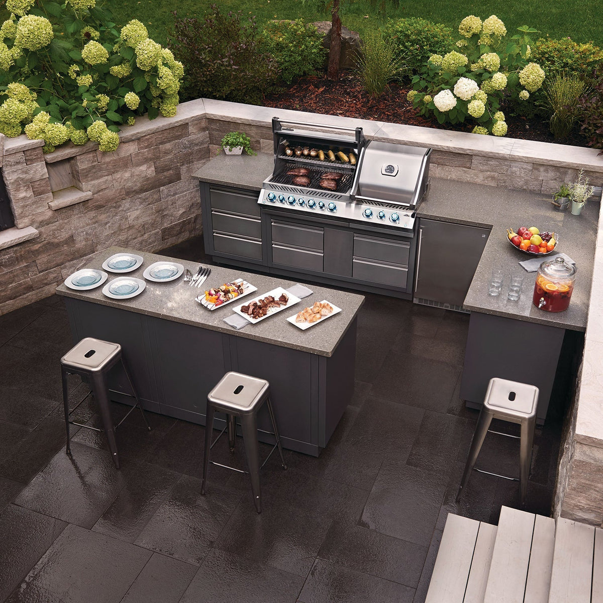 Napoleon Built-In Prestige PRO 825 RBI w/ Infrared Bottom and Rear Burners (Stainless Steel) 9-Burner