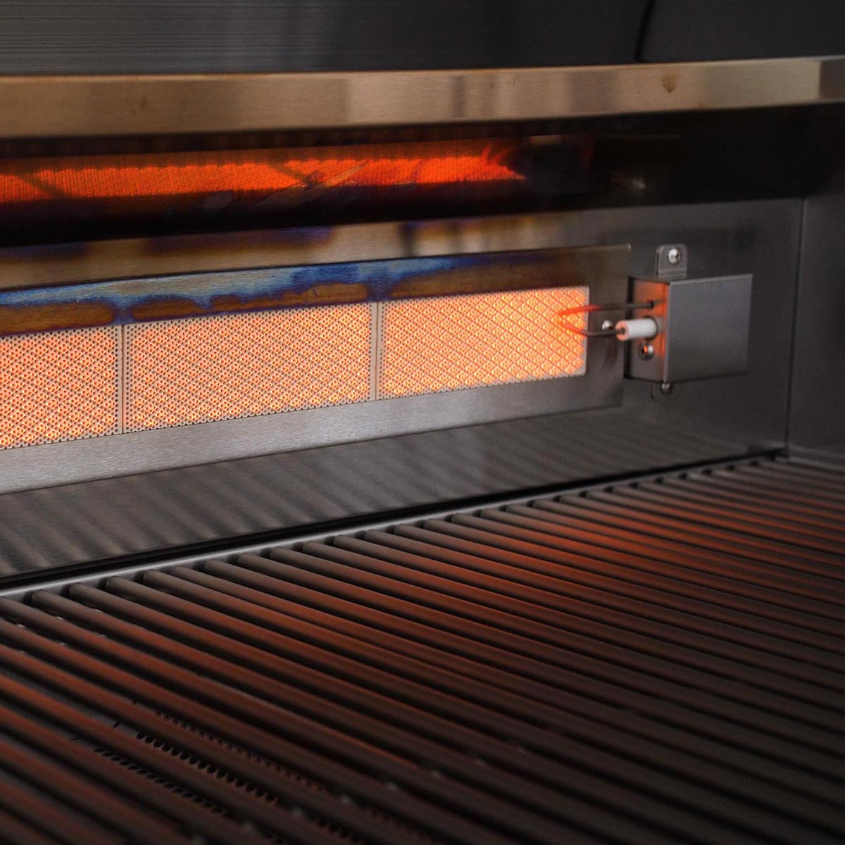 Blaze LTE 32" 4-Burner Built-In Gas Grill - BLZ-4LTE2