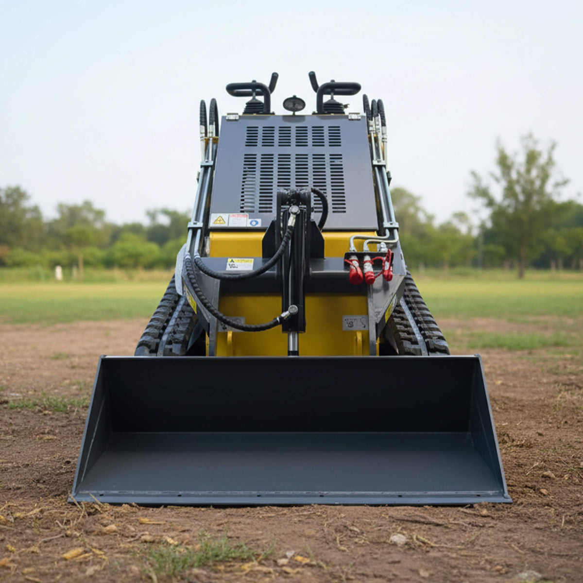 Heavy-Duty 23HP Mini Triangular Skid Steer Bucket Loader